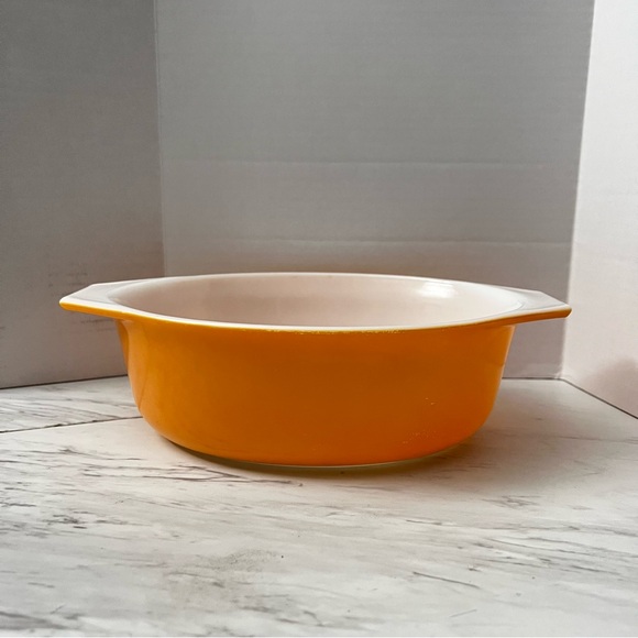 Pyrex Vintage Bright Orange #043 1 1/2 Quarts Baking Dish (NO LIDS) Ovenware - Picture 1 of 9